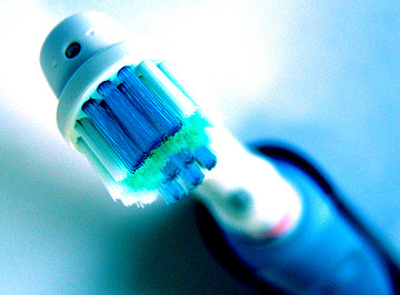 Electric Toothbrush: Allergies & Tooth Pain