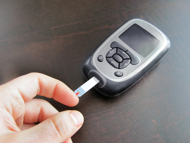 Blood glucose monitor, diabetes and oral health